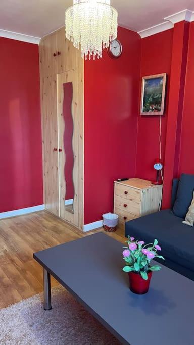 Palaz 6 - 2 Bedroom Flat Edmonton Luaran gambar